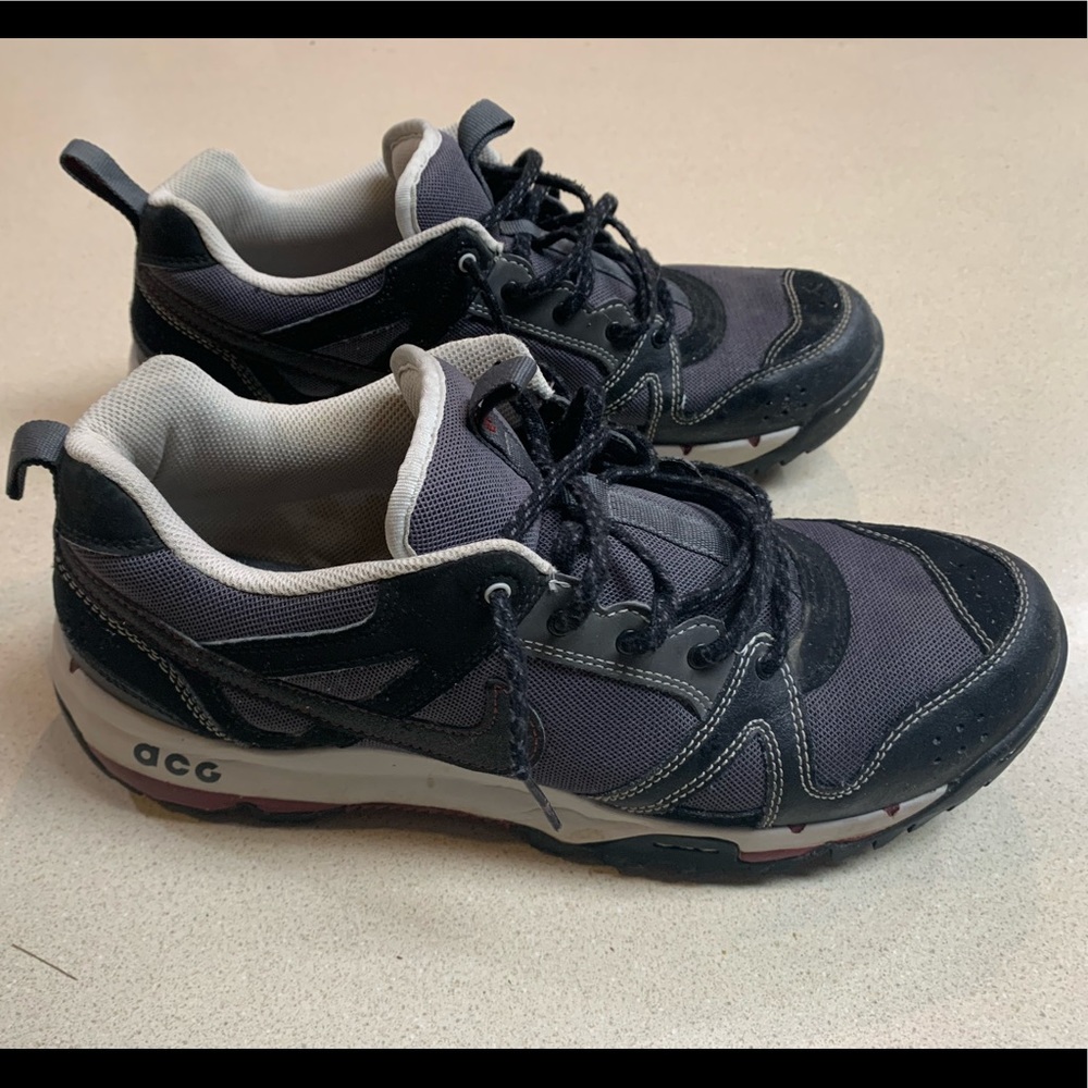 Size 11.5 men’s Nike ACG shoes